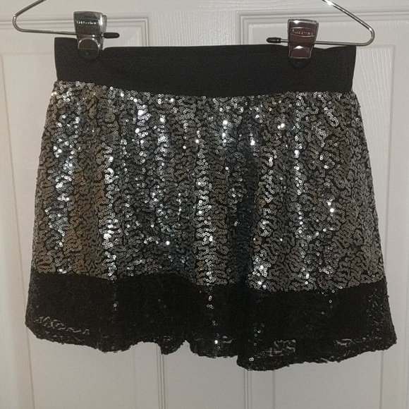 Justice girls size 14 skirt with sequins - Picture 1 of 3